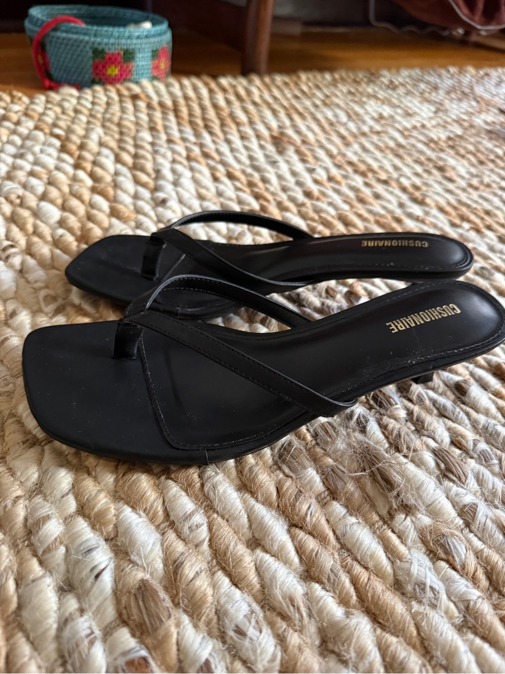 Cushionaire Women’s Black Minimalist Square-Toe Thong Sandals- WIDE size